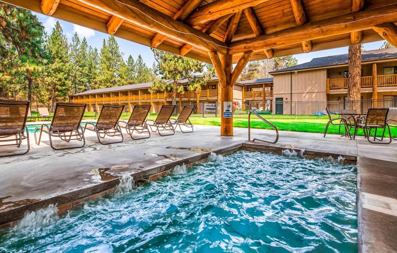 Best Western Ponderosa Lodge Sisters Exterior photo