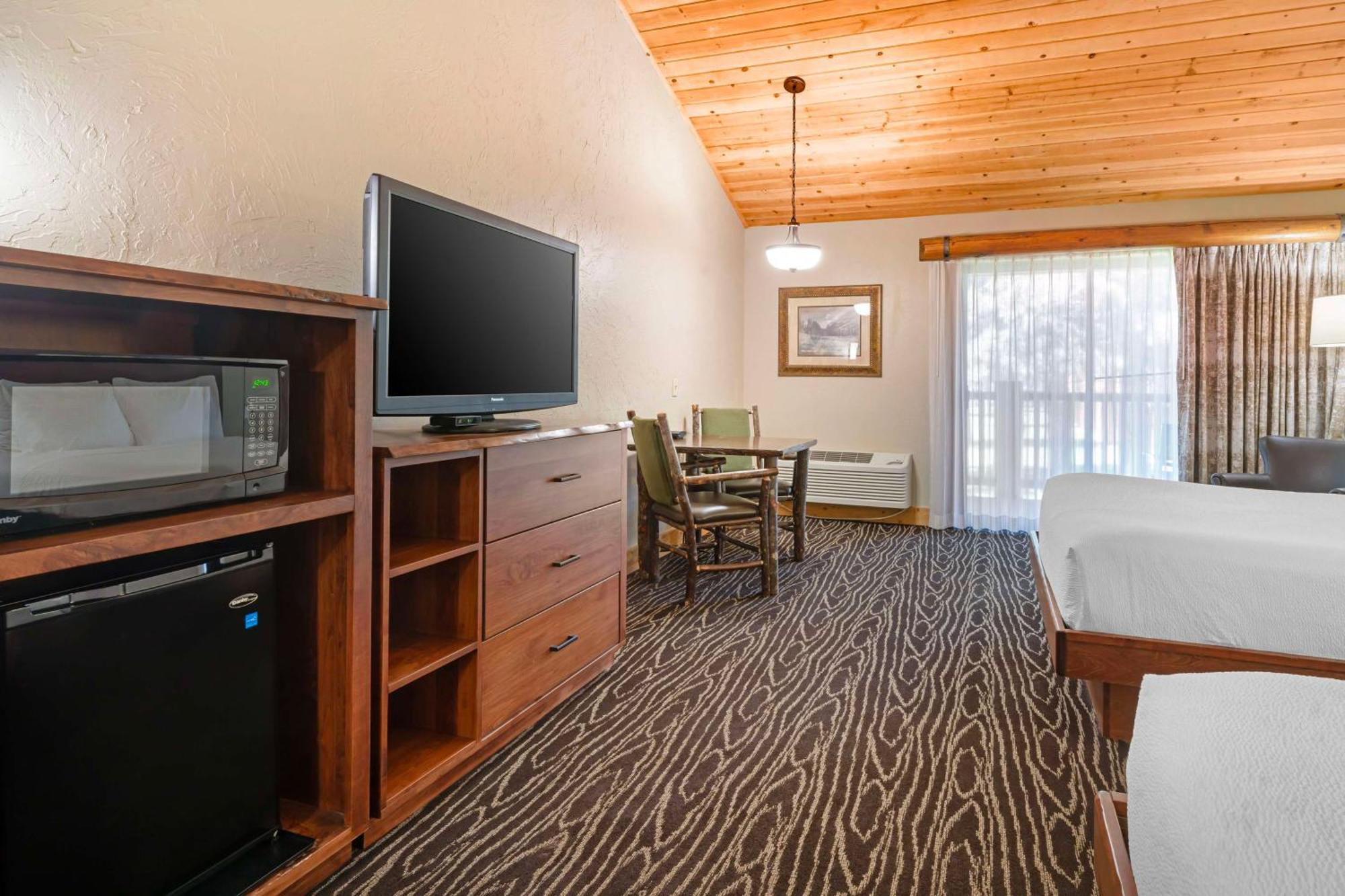 Best Western Ponderosa Lodge Sisters Exterior photo