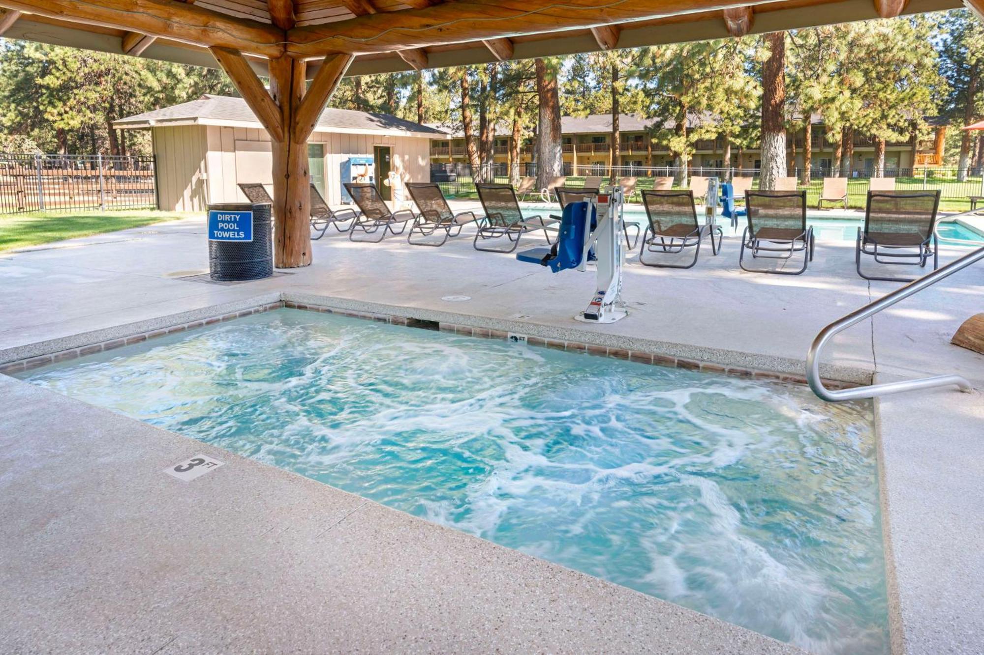 Best Western Ponderosa Lodge Sisters Exterior photo